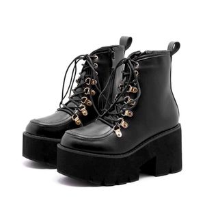 🆕 Dolls Kill Lugz Platform Chunky Boots